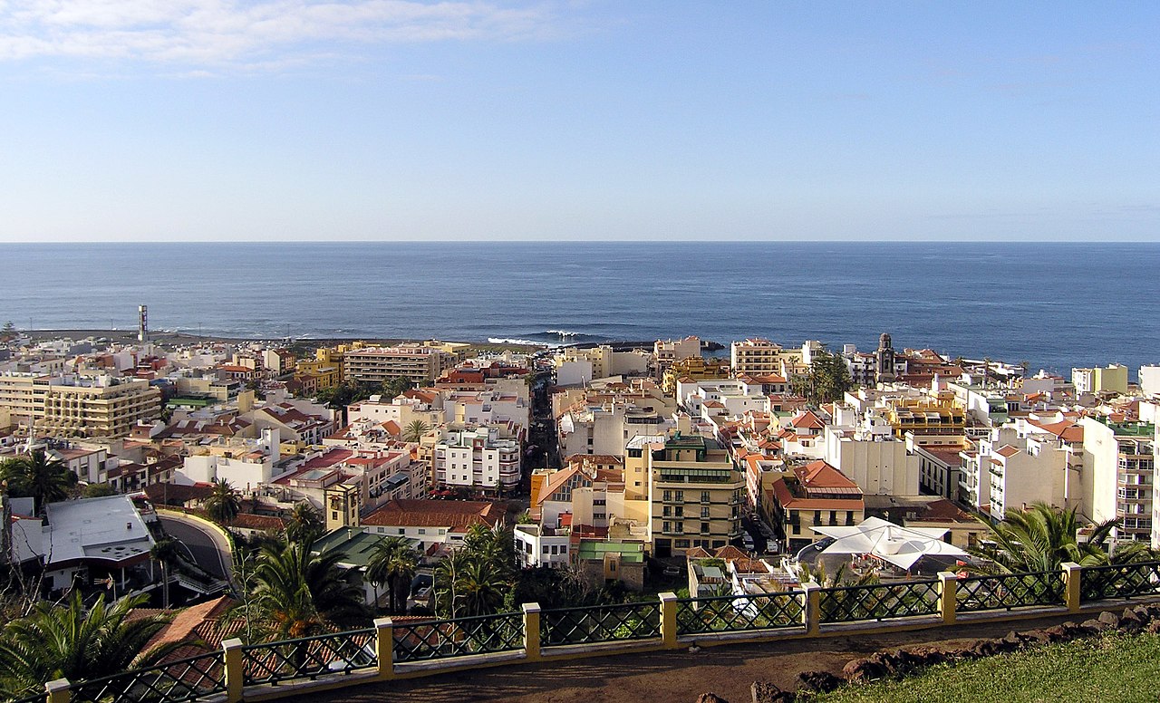 Vista general de Puerto de la Cruz y la costa