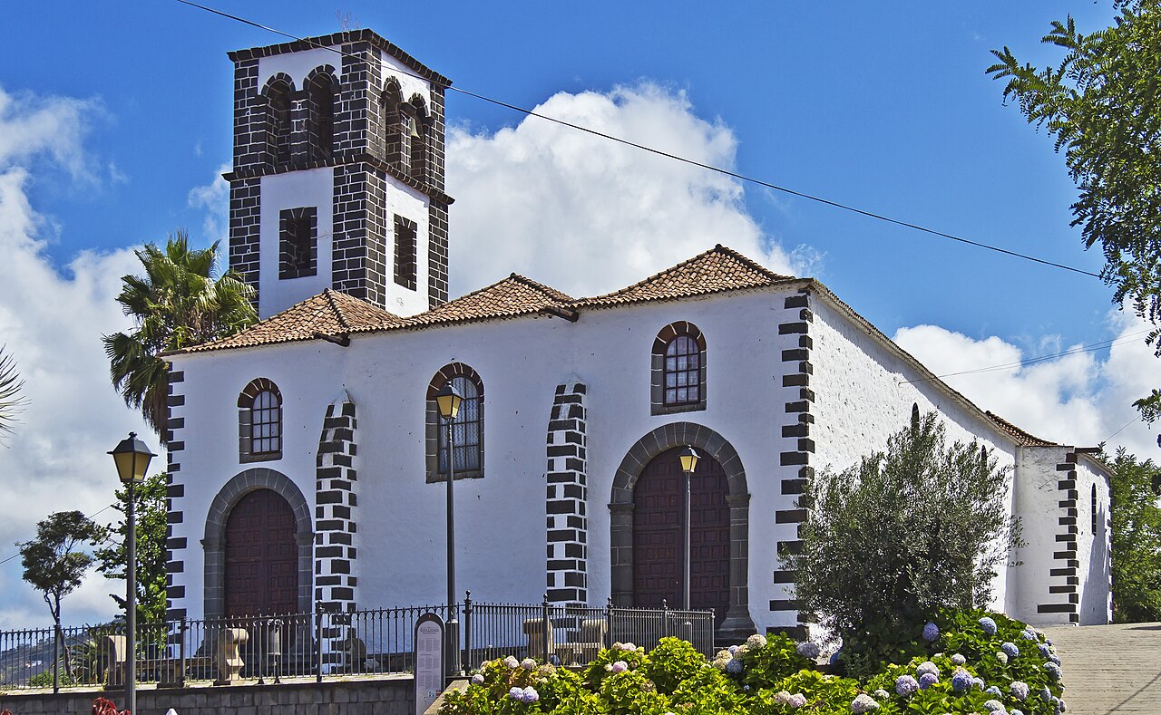 Vista de Tacoronte con la iglesia de Santa Catalina